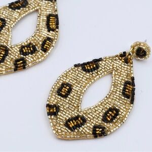Hand beaded leopard earrings!